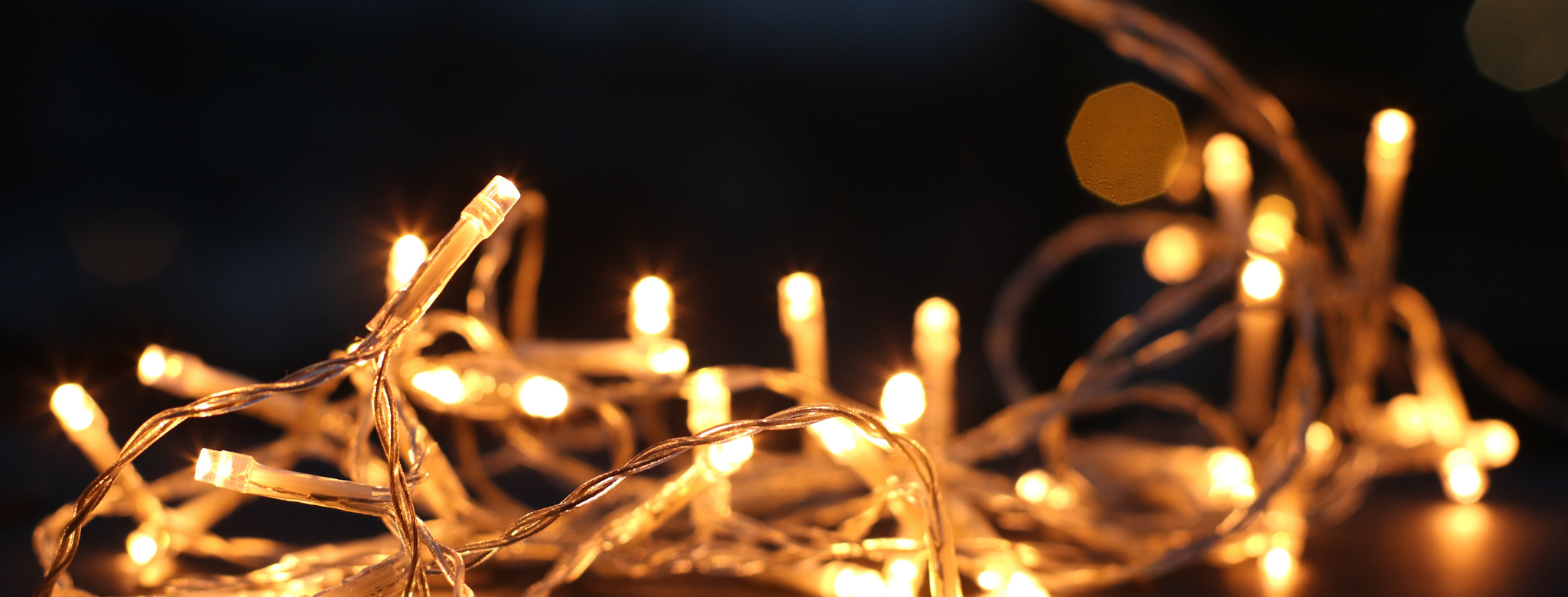 Scopri di più sull'articolo Luci di Natale: idee per illuminare casa